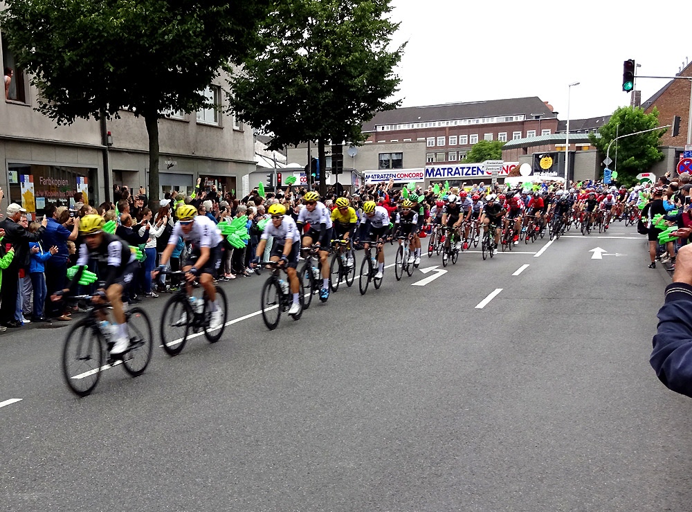 ...der "Tour de France" in Jülich (Kreis Düren)